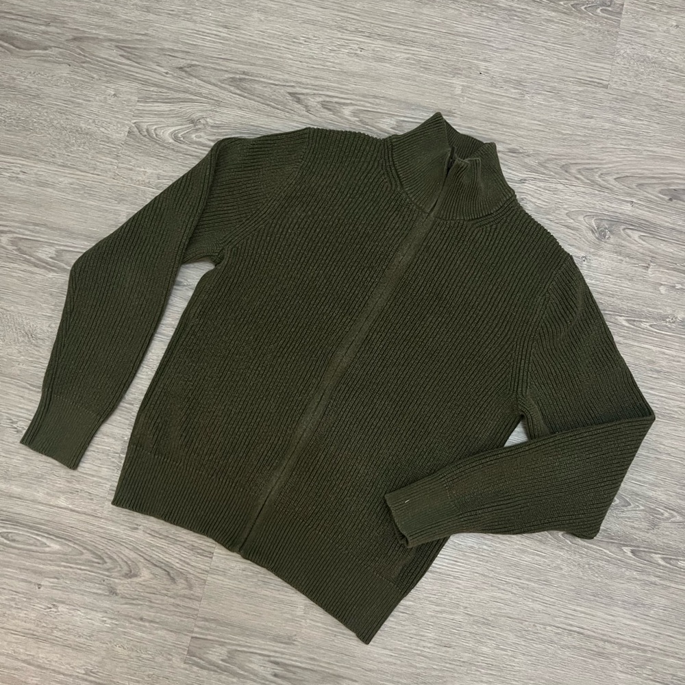 Uniqlo Dark Green Ribbed Sweater